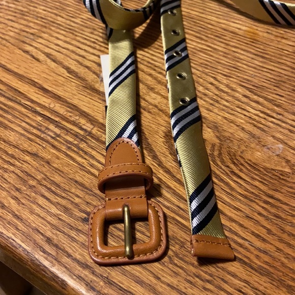 Brooks Brothers silk/leather woman’s belt Medium - Picture 5 of 6